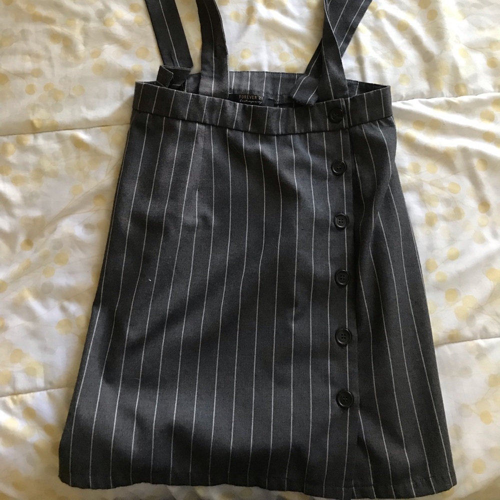 Cute skirt with suspenders